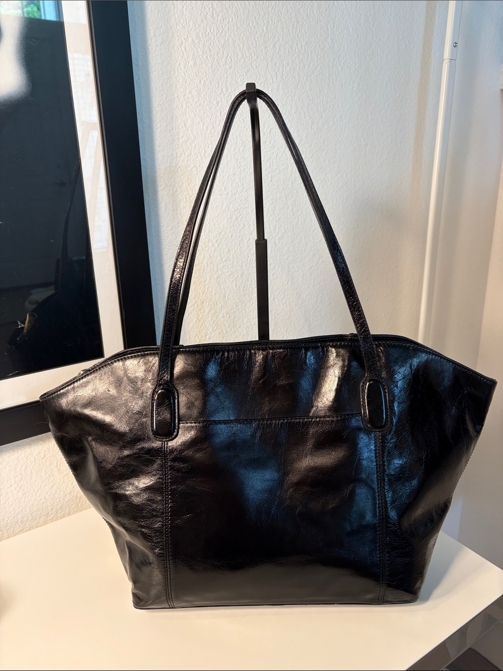 NWOT HOBO Patti Tote In Black Crinkle Leather